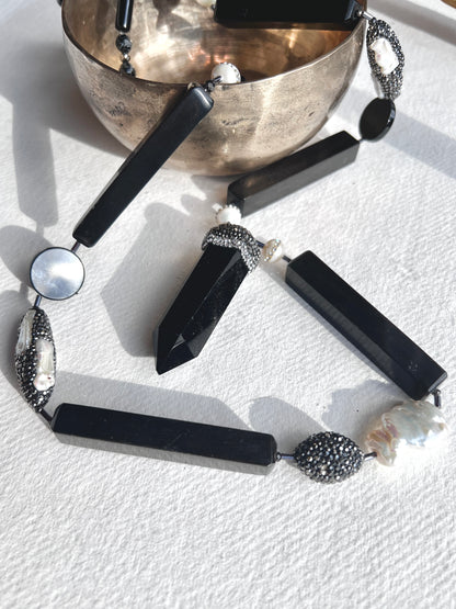 Anaïs Statement Necklace. Baroque Pearls, Bufallo Horn, Black agate, Rhinestone.