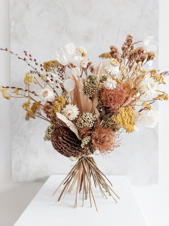 Leaves & Blooms: Dried Flower Arrangement Workshop. 12pm,  9th of  November, Notting Hill, London